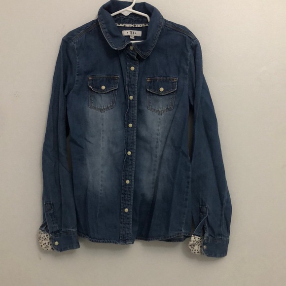 Jean jacket - Picture 1 of 4